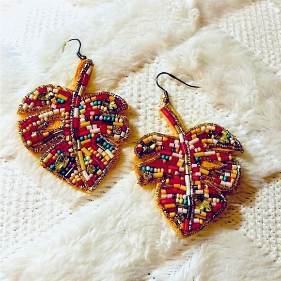 ⚠️ 🥳HP🥳 New! Gorgeous yellow and gold bead statement earrings! - Picture 3 of 4